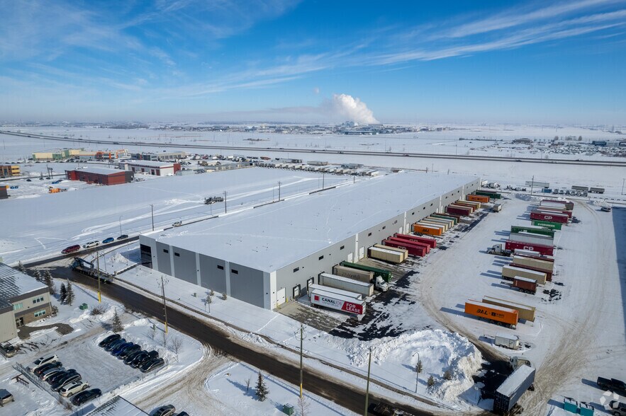 7350 110 Ave SE, Calgary, AB à louer - Aérien – Image 3 sur 5