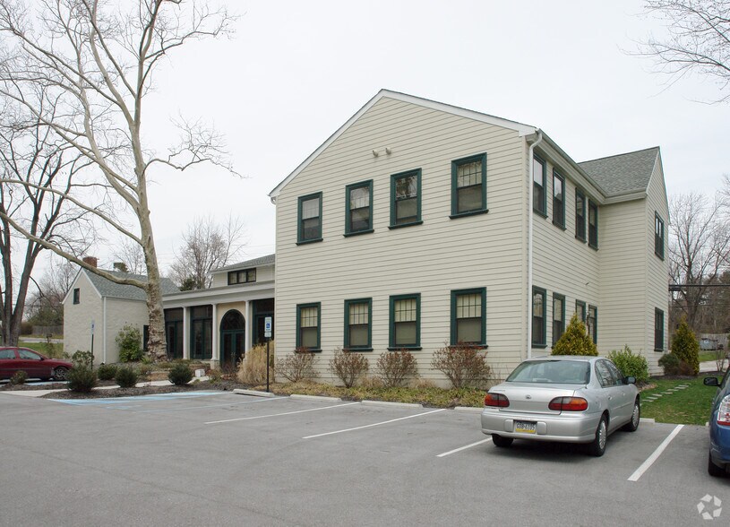 716 W Germantown Pike, Norristown, PA à louer - Photo de l’immeuble – Image 1 sur 7