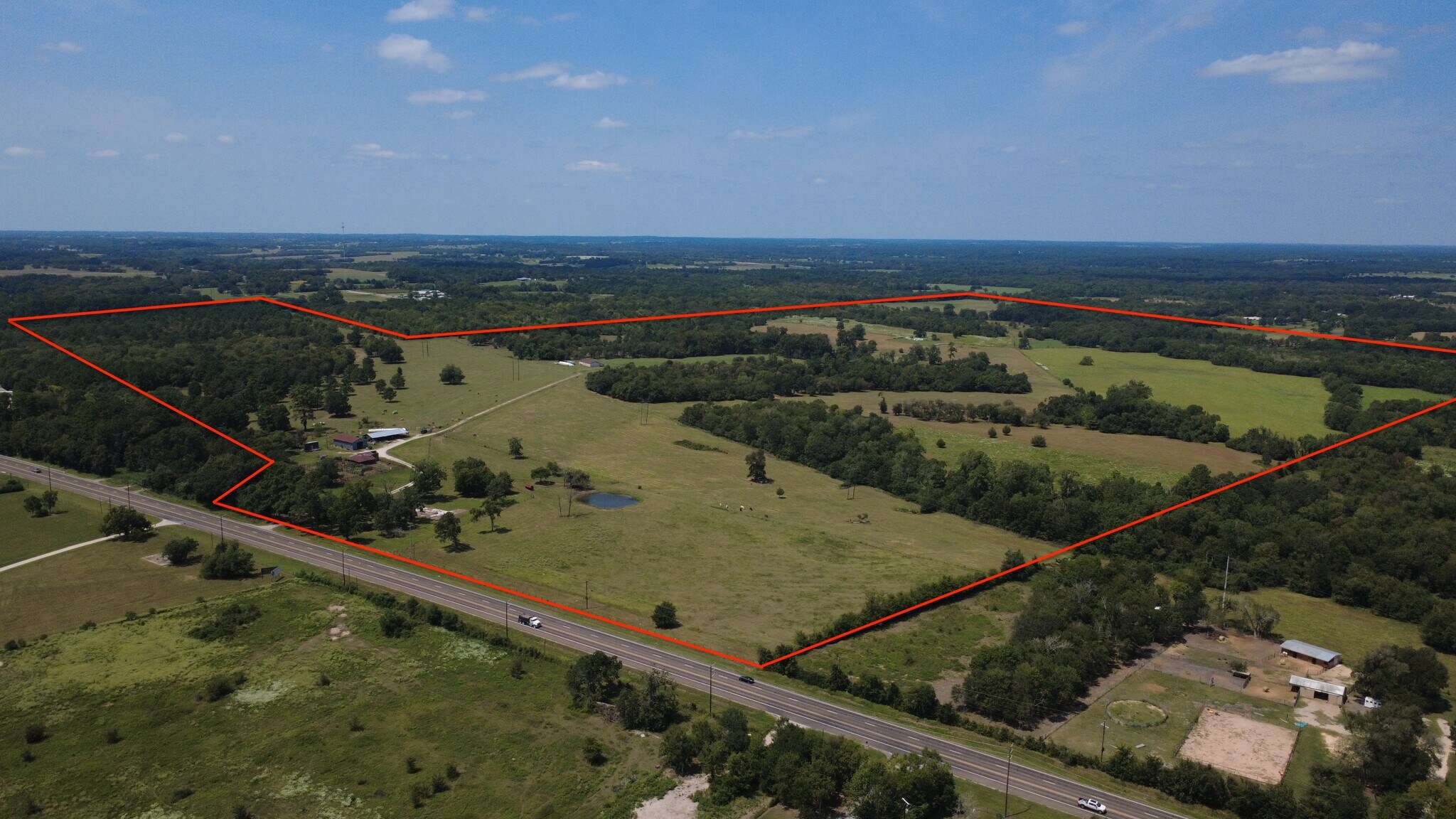 18121 TX-105, Plantersville, TX à vendre Photo de l’immeuble– Image 1 sur 29