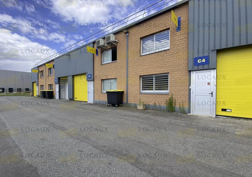 Industriel/Logistique dans Saint-Ouen-l'Aumône à louer - Photo de l’immeuble – Image 3 sur 3