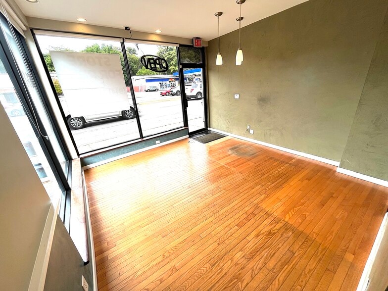 18 N Central Ave, Hartsdale, NY à louer - Photo intérieure – Image 2 sur 23
