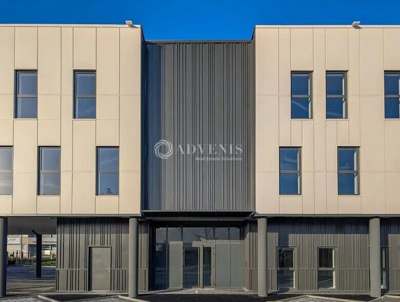 Bureau dans Quévert à louer - Photo de l’immeuble – Image 3 sur 7