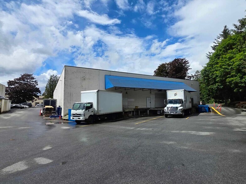 4036 Mcconnell Dr, Burnaby, BC à louer - Photo de l’immeuble – Image 3 sur 5