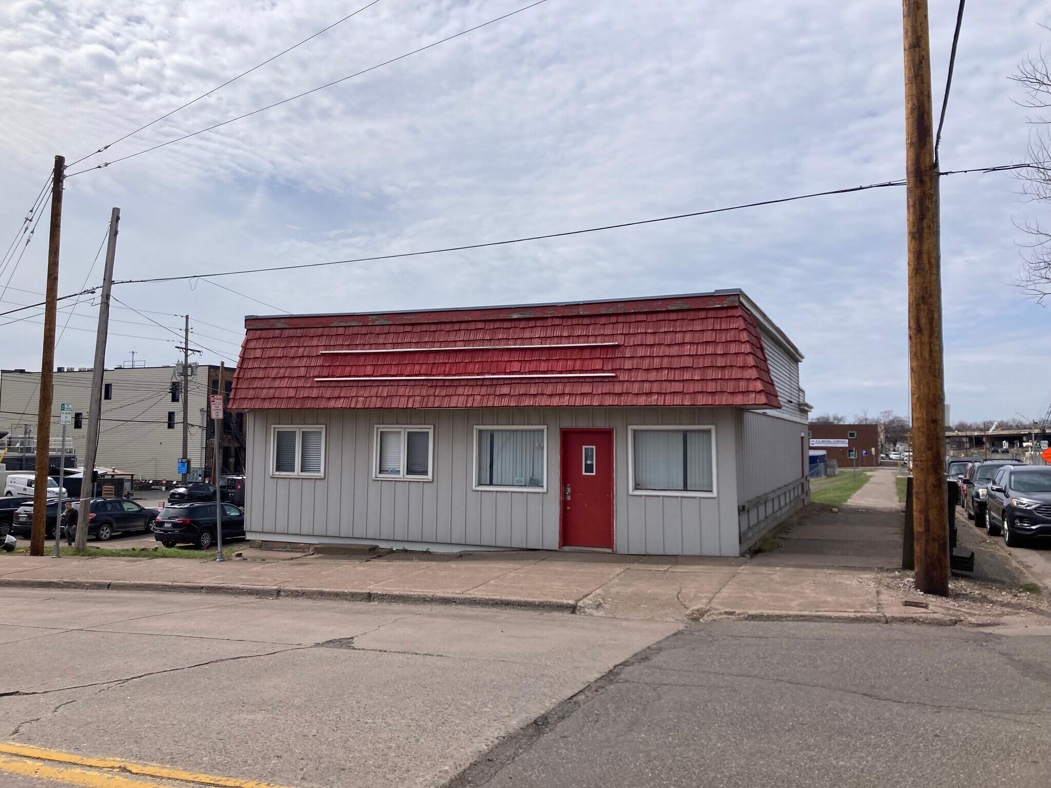 1902 W 1st St, Duluth, MN à louer Photo principale– Image 1 sur 18