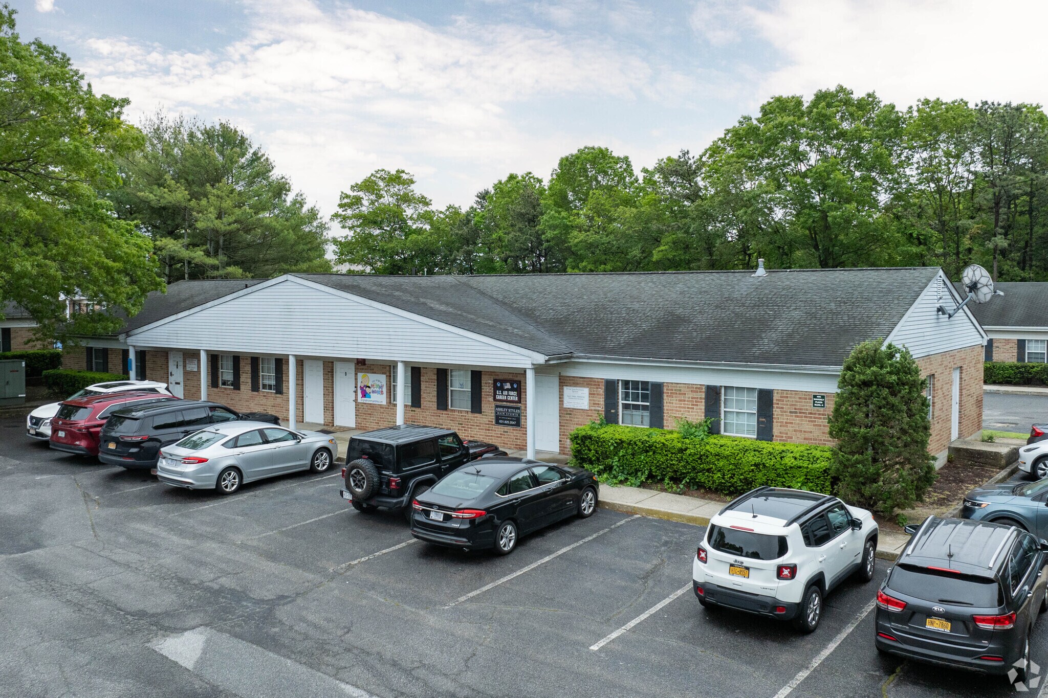 440-450 Waverly Ave, Patchogue, NY à louer Photo principale– Image 1 sur 5