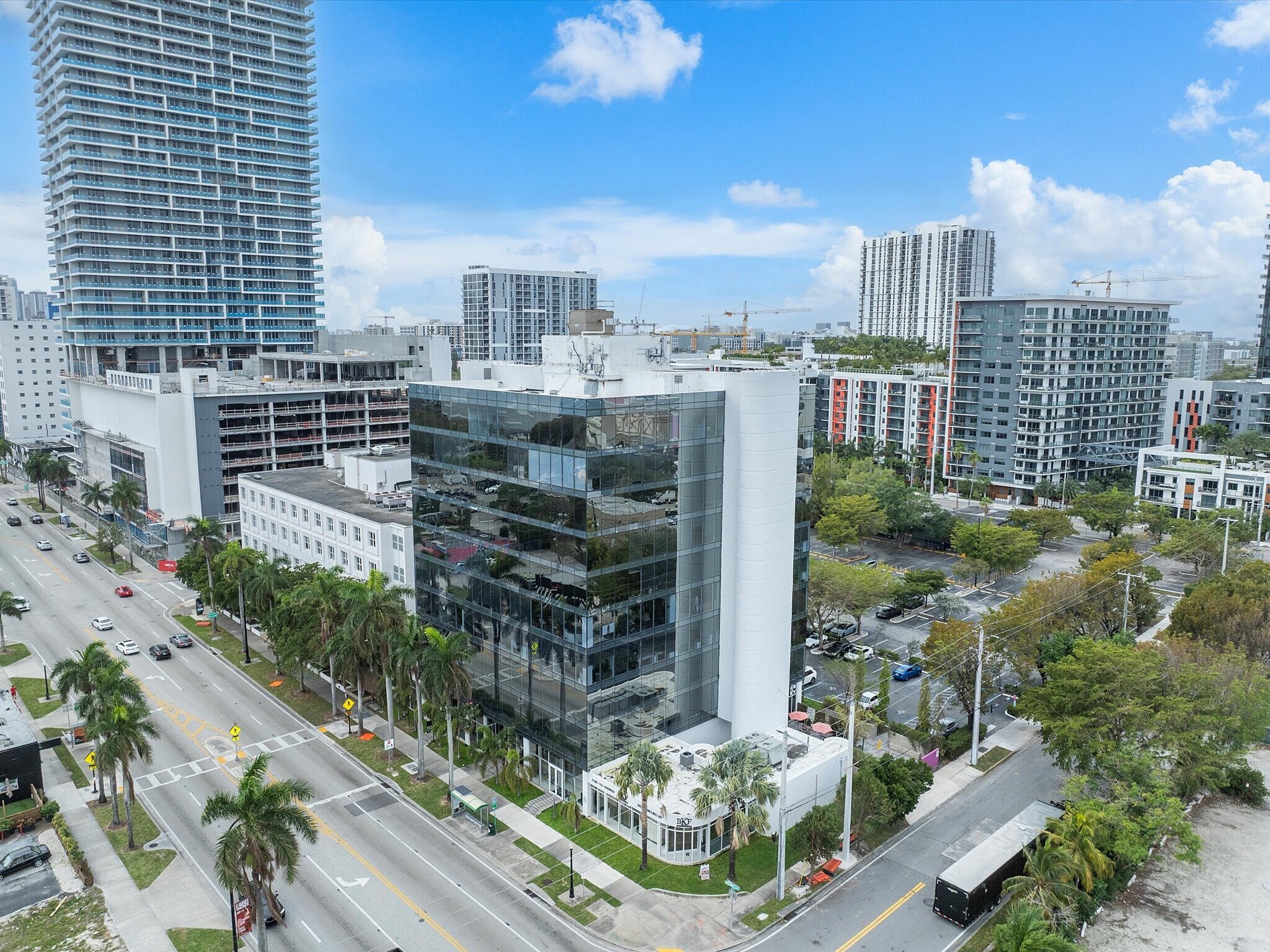 3050 Biscayne Blvd, Miami, FL à louer Photo de l’immeuble– Image 1 sur 52