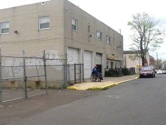 101 Clarkson Ave + 5500-5502 N Front St portefeuille de 2 biens à vendre sur LoopNet.fr Photo principale– Image 1 sur 2