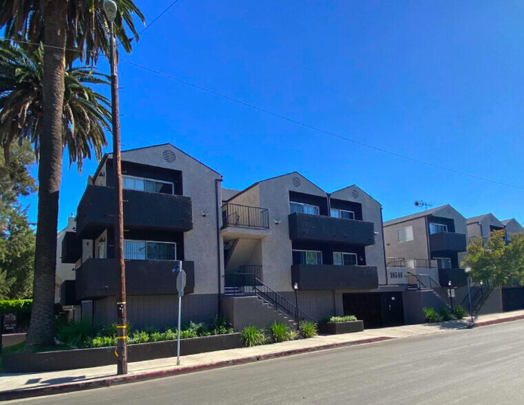 18540 Wyandotte St, Reseda, CA à vendre - Photo principale – Image 1 sur 5