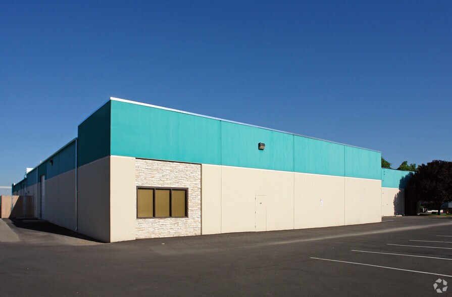 581-587 Dunn Cir, Sparks, NV à louer - Photo de l’immeuble – Image 2 sur 7