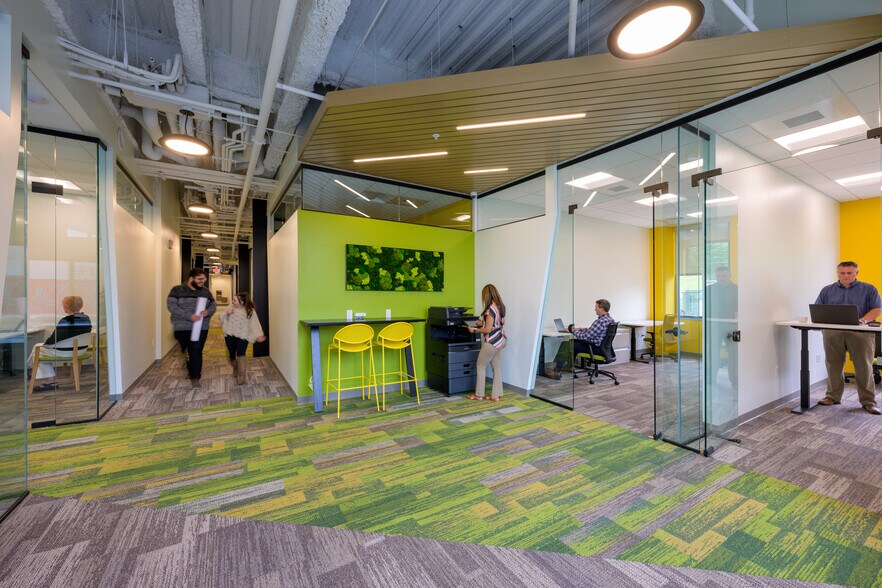 409 Elm, Manchester, NH à louer - Hall d’entrée – Image 3 sur 12