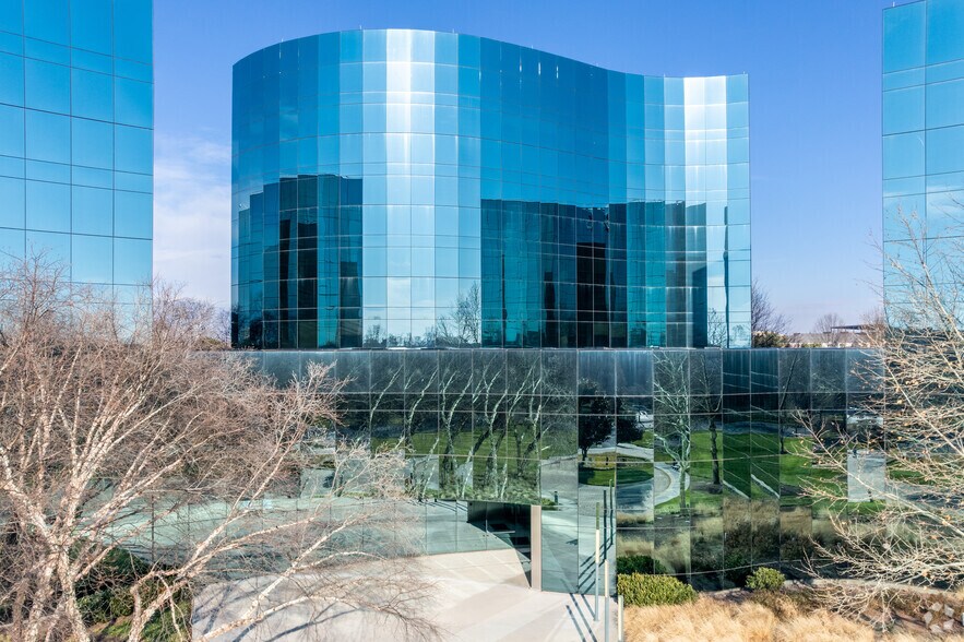 14200 Shady Grove Rd, Rockville, MD à louer - Photo de l’immeuble – Image 2 sur 11