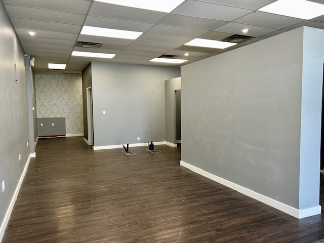 583 King St N, Waterloo, ON à louer - Photo de l’immeuble – Image 2 sur 16