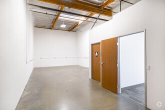 600 S Grand Ave, Santa Ana, CA à louer Photo intérieure– Image 2 sur 2