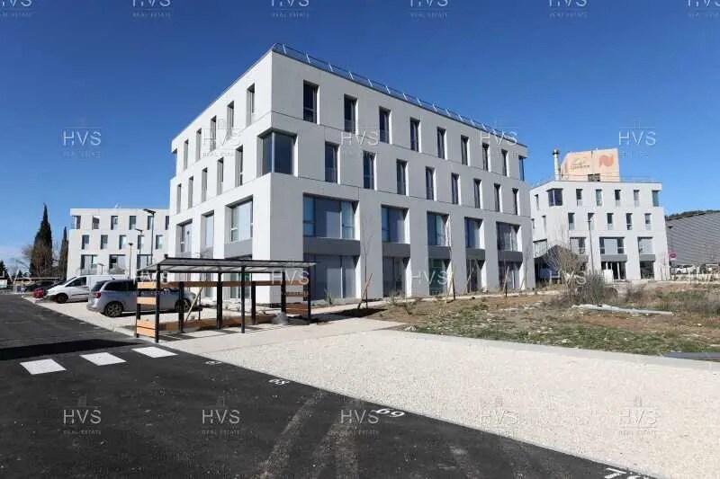 Bureau dans Gardanne à vendre - Photo de l’immeuble – Image 2 sur 16