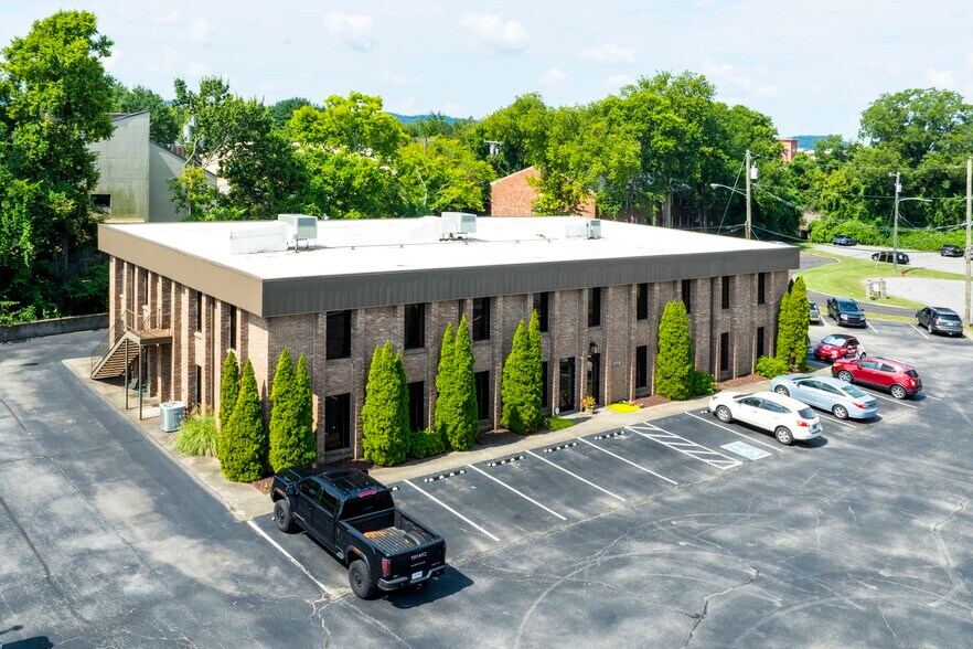 7113 Peach Ct, Brentwood, TN à louer - Photo de l’immeuble – Image 1 sur 11