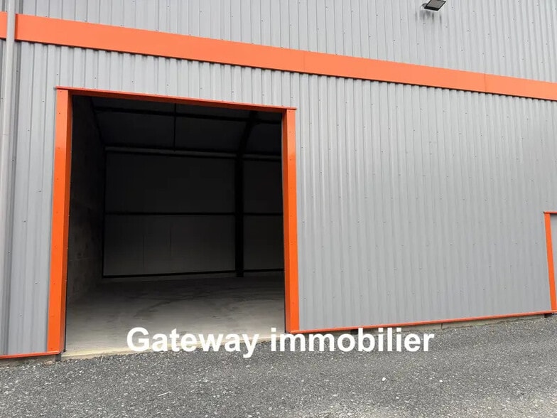 Industriel/Logistique dans Creuzier-le-Neuf à louer - Photo de l’immeuble – Image 3 sur 8