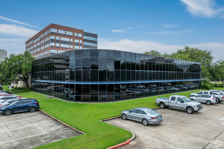 3535 Briarpark Dr, Houston, TX à vendre - Photo de l’immeuble – Image 1 sur 5