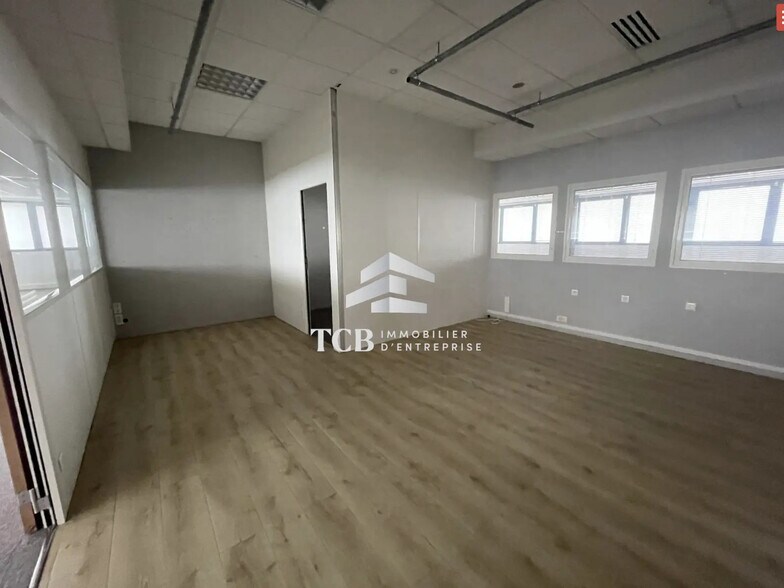 Bureau dans Saint-Herblain à vendre - Photo de l’immeuble – Image 3 sur 7