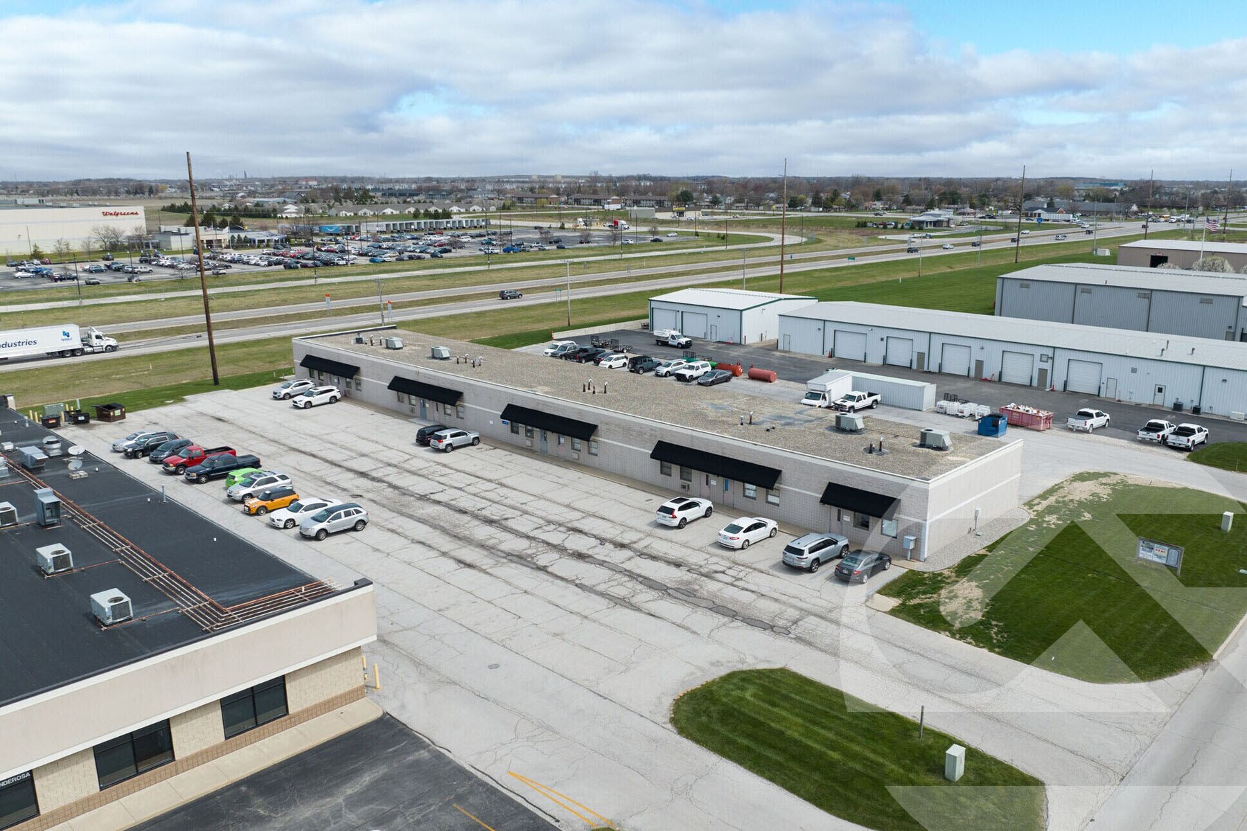 7796 Ponderosa Rd, Perrysburg, OH à louer Photo de l’immeuble– Image 1 sur 7