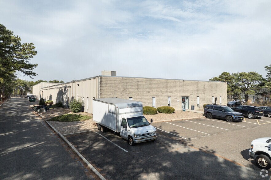 730 Airport Rd, Lakewood, NJ à louer - Photo de l’immeuble – Image 2 sur 3