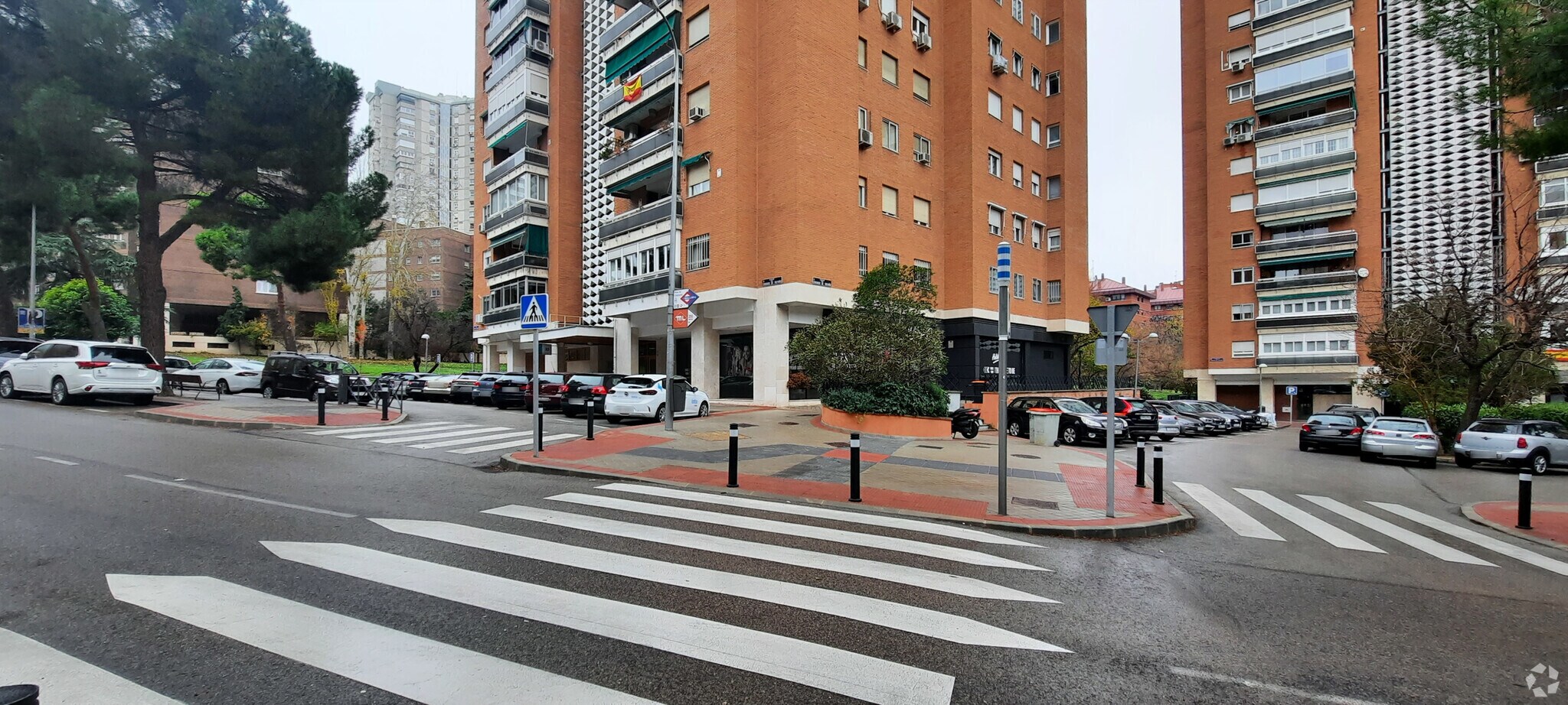 Calle del Condado de Treviño, Madrid, Madrid à vendre Photo de l’immeuble– Image 1 sur 2