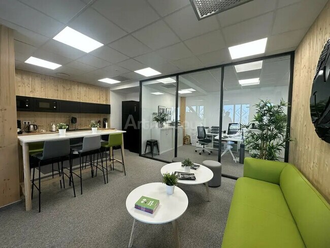 Plus de détails pour Bureau à louer