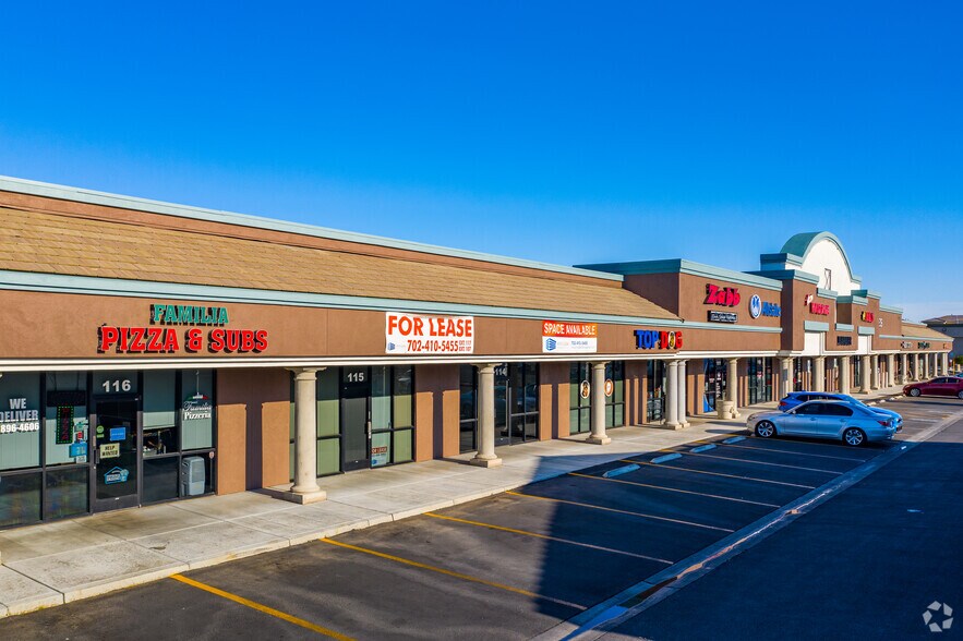 8090 S Durango Dr, Las Vegas, NV à louer - Photo de l’immeuble – Image 3 sur 4