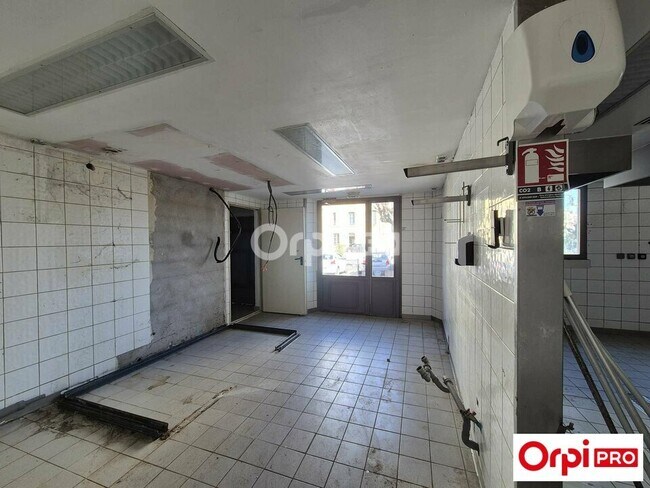 Plus de détails pour Local commercial à vendre