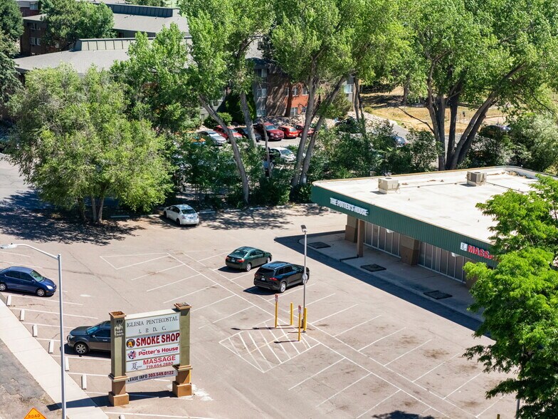 831 S Circle Dr, Colorado Springs, CO à vendre - Photo de l’immeuble – Image 2 sur 34