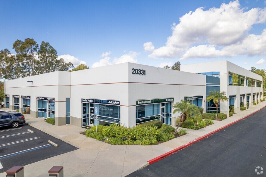 20381 Lake Forest Dr, Lake Forest, CA à louer - Photo principale – Image 2 sur 4