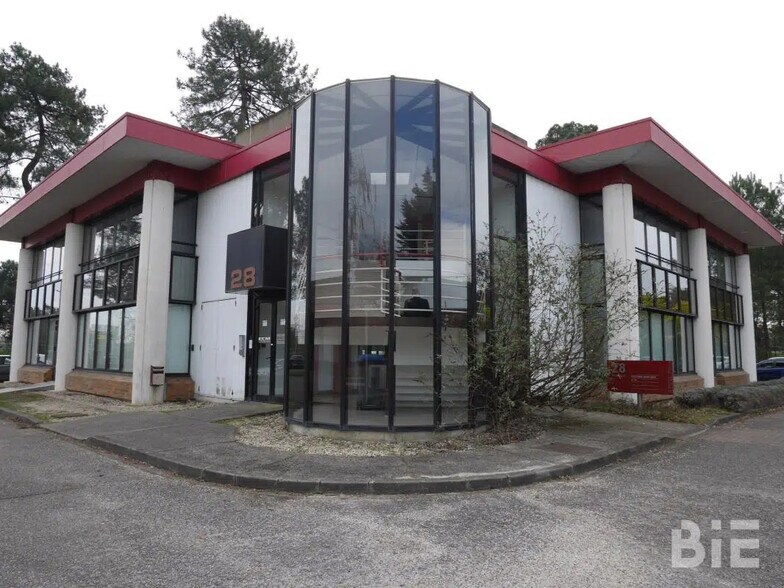 Bureau dans Mérignac à louer - Photo de l’immeuble – Image 2 sur 2