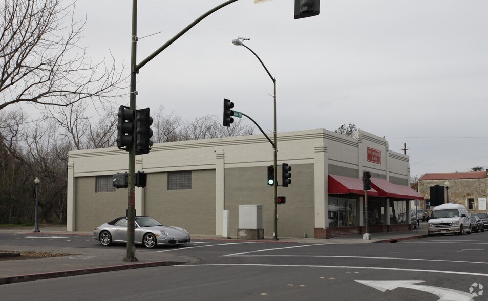 1201 Main St, Napa, CA à vendre - Photo de l’immeuble – Image 2 sur 15