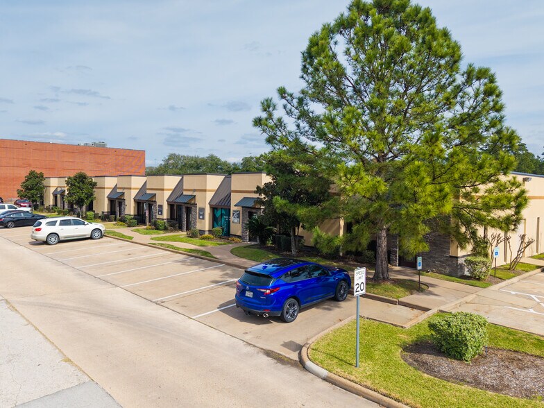18842 S Memorial Dr, Humble, TX à vendre - Photo de l’immeuble – Image 2 sur 6