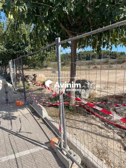 Local commercial dans Les Pennes-Mirabeau à louer - Photo de la construction – Image 2 sur 4