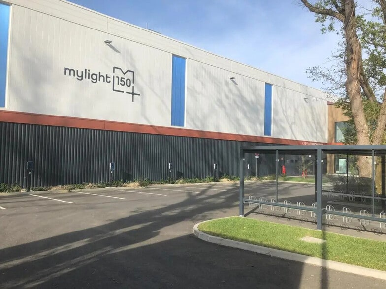 Local d’activités dans Sautron à louer - Photo de l’immeuble – Image 2 sur 7