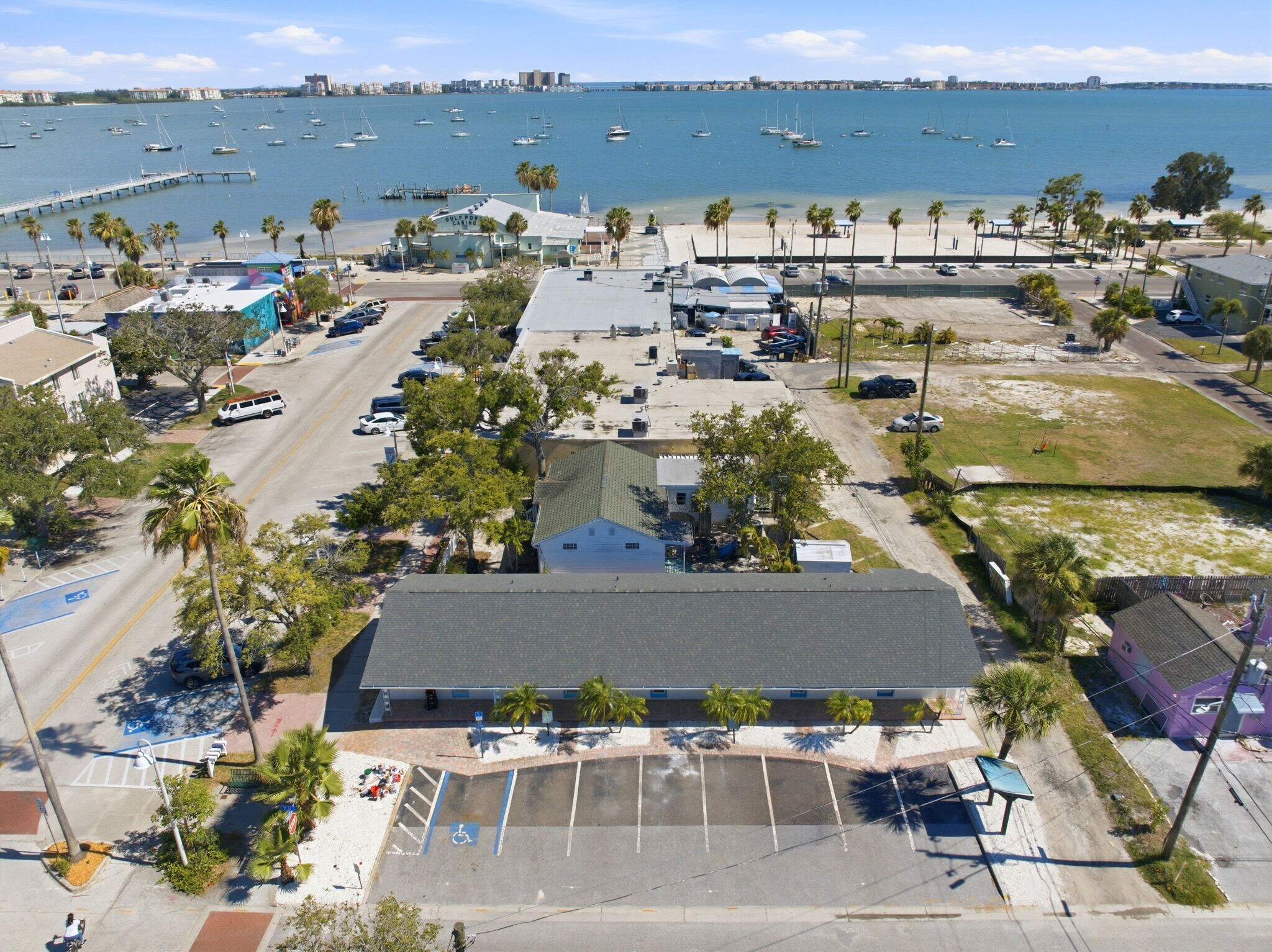 3101 Beach Blvd S, Gulfport, FL à vendre Photo de l’immeuble– Image 1 sur 16