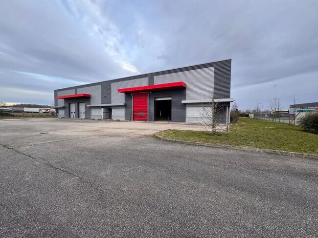 Plus de détails pour Bureau, Local d'activités à louer