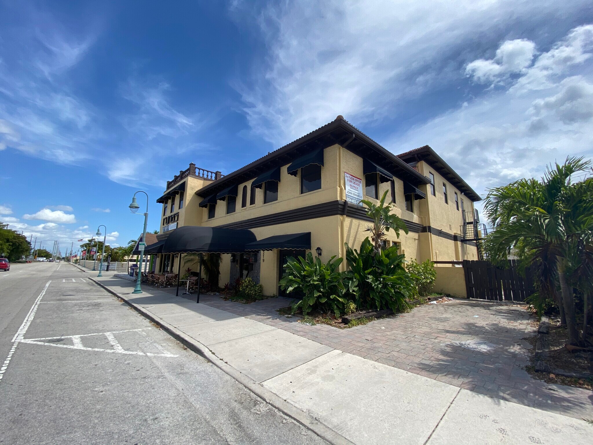 219 N 21st Ave, Hollywood, FL à vendre Photo de l’immeuble– Image 1 sur 40