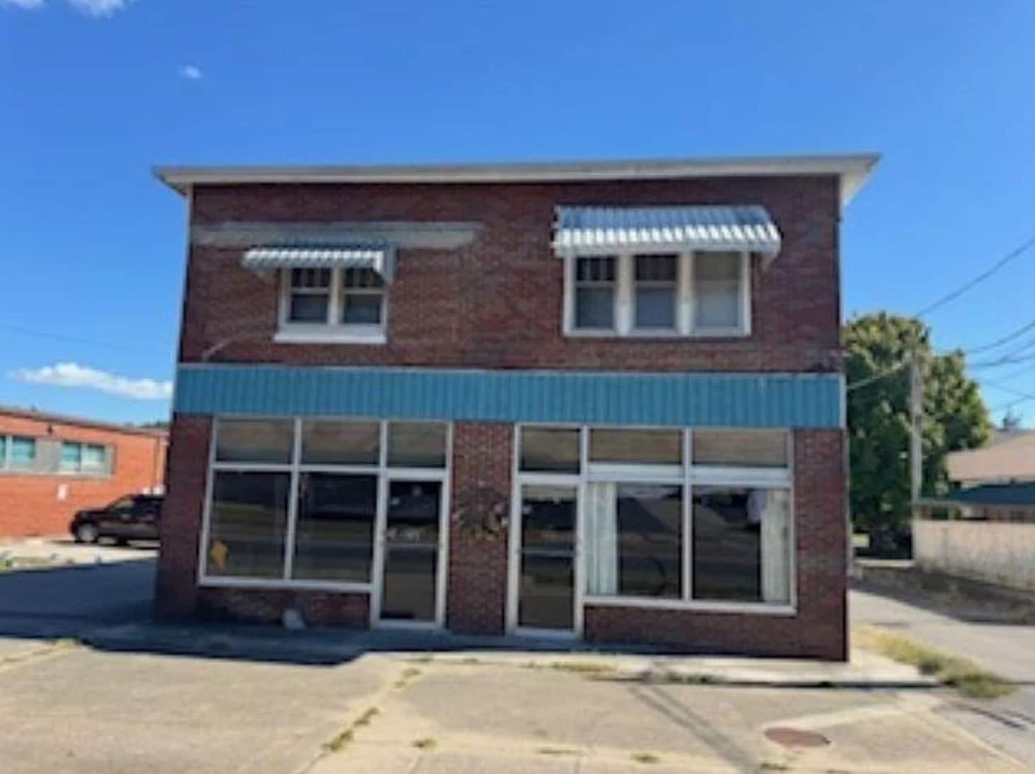 116 N Main St, Burkesville, KY à vendre Photo principale– Image 1 sur 5