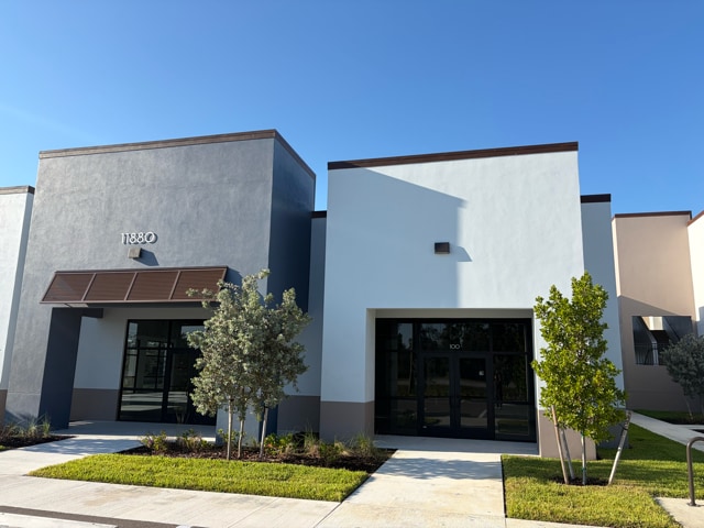 11860-11870 Cheeca Ct, Fort Myers, FL à louer Photo de l’immeuble– Image 1 sur 3