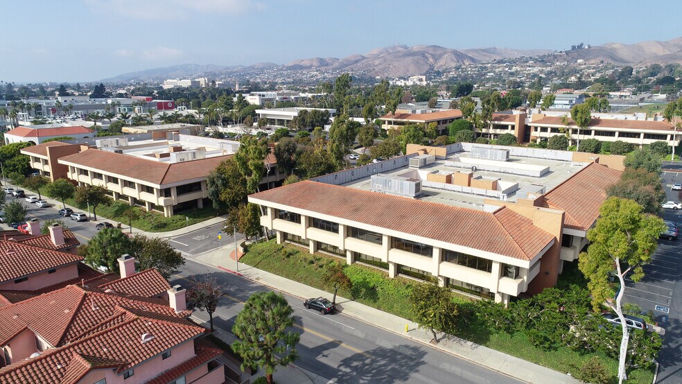 290 Maple Ct, Ventura, CA à vendre - Photo de l’immeuble – Image 2 sur 5