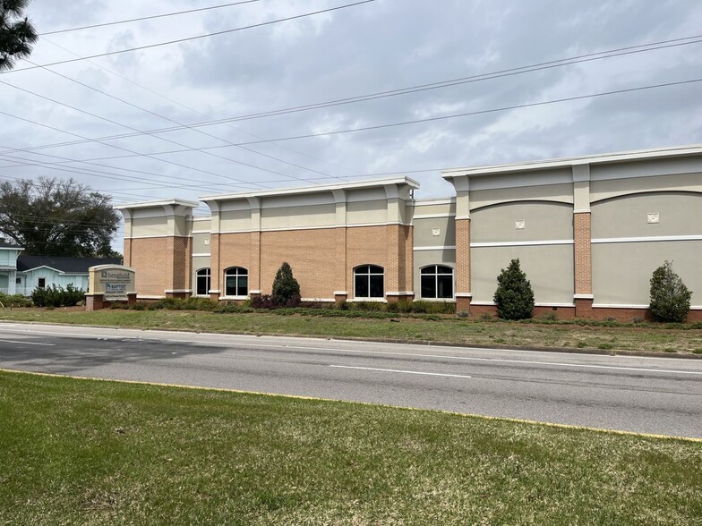 1200 Gulf Breeze Pky, Gulf Breeze, FL à vendre - Photo de l’immeuble – Image 3 sur 12