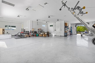 Plus de détails pour 319 SE Florida St, Stuart, FL - Industriel/Logistique à vendre