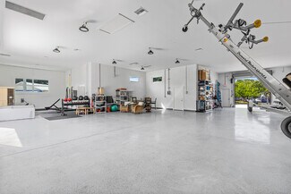 Plus de détails pour 319 SE Florida St, Stuart, FL - Industriel/Logistique à vendre