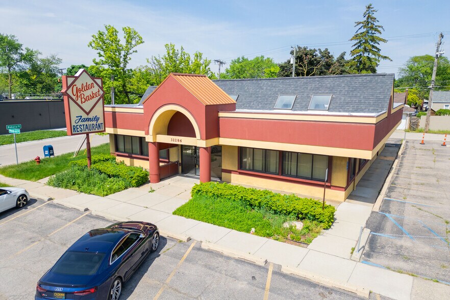 32286 Woodward Ave, Royal Oak, MI à louer - Photo de l’immeuble – Image 2 sur 6