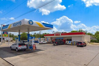 Plus de détails pour 1318 2nd St, Pleasanton, TX - Local commercial à louer