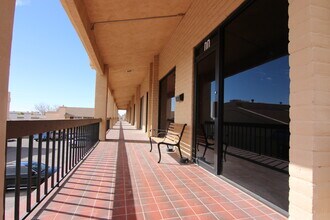 255 Shadow Mountain Dr, El Paso, TX à louer Photo de l’immeuble– Image 2 sur 3