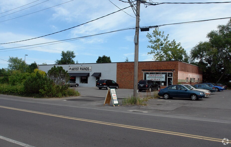 5780 Celi Dr, East Syracuse, NY à vendre - Photo de l’immeuble – Image 3 sur 17