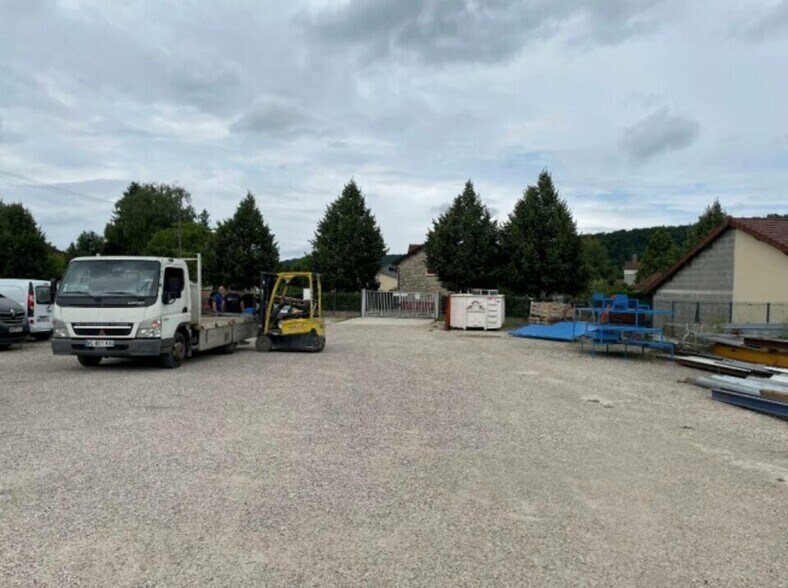 Local d'activités dans Chaumont à vendre - Photo de la construction – Image 3 sur 12