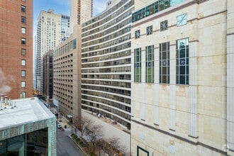 110 E Delaware Pl, Chicago, IL - VUE AÉRIENNE  vue de carte - Image1